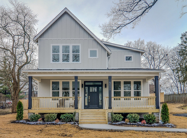 Craftsman Charm Exterior - Sherwin Williams Black Magic with Silverplate