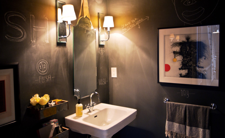 This is an example of a contemporary bathroom in New York.