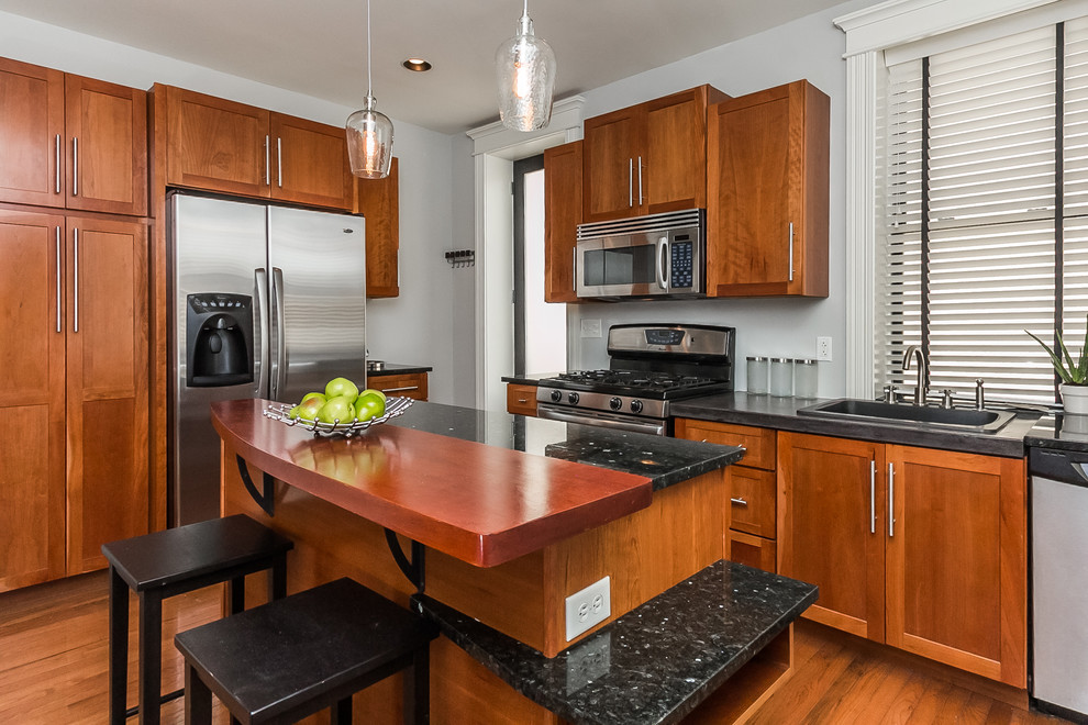 Kitchen - transitional kitchen idea in Baltimore