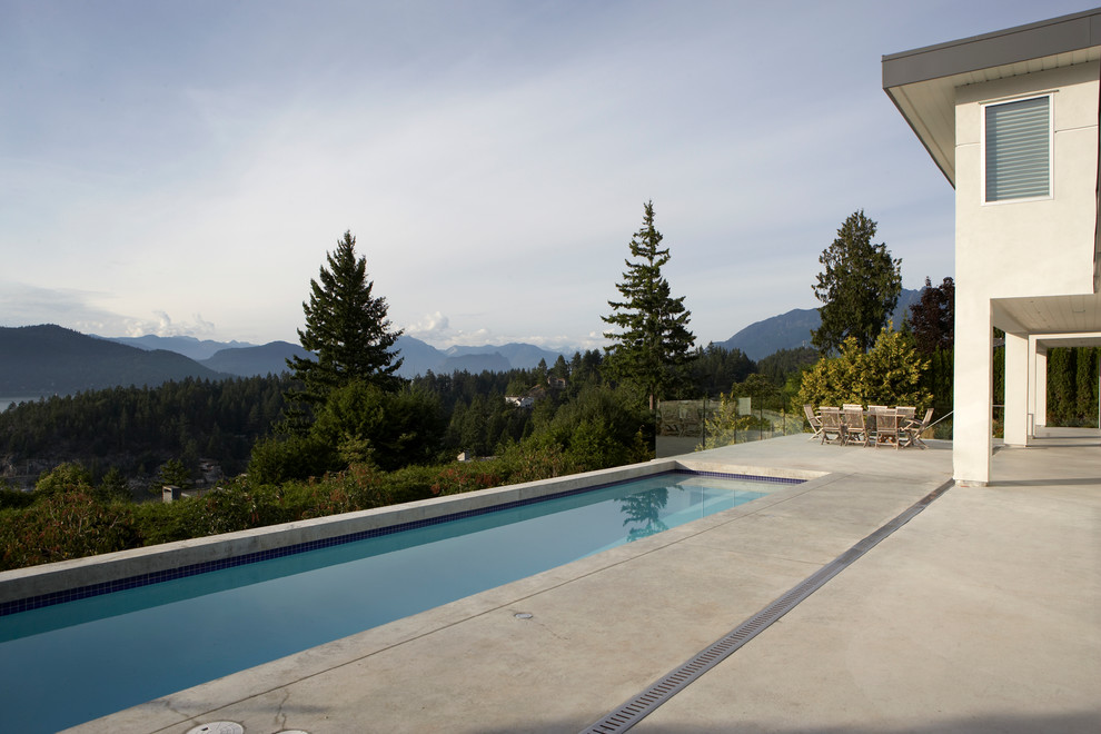 Photo of a modern pool in Vancouver.
