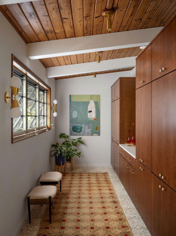 Example of a 1950s home design design in Atlanta