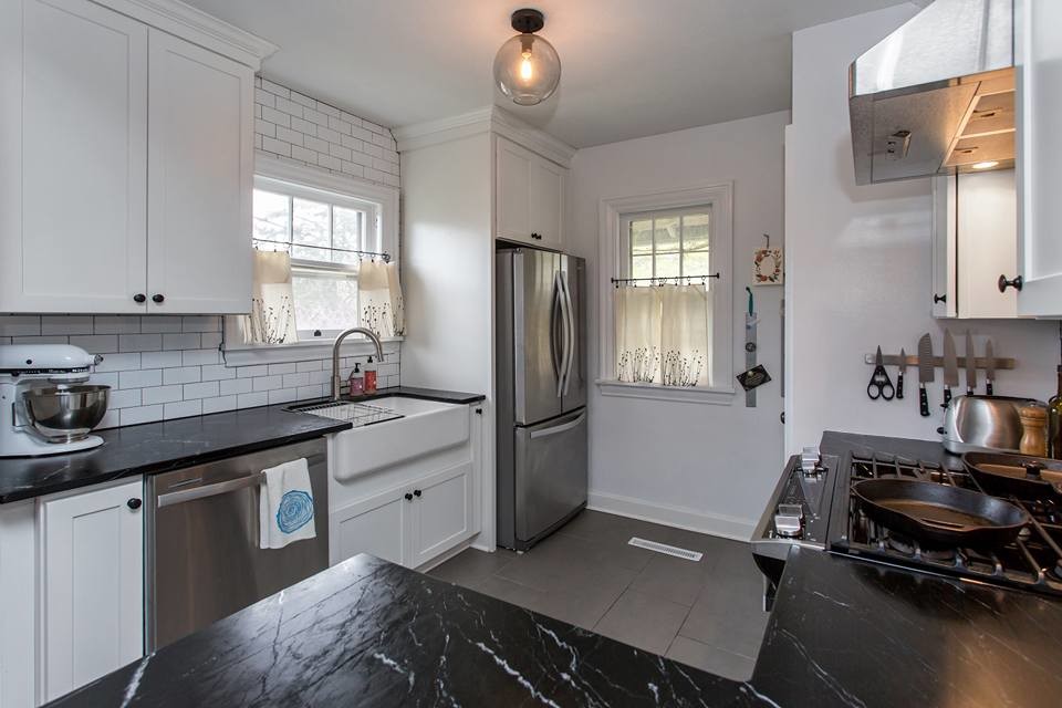 Beautiful Transitional Style Kitchen