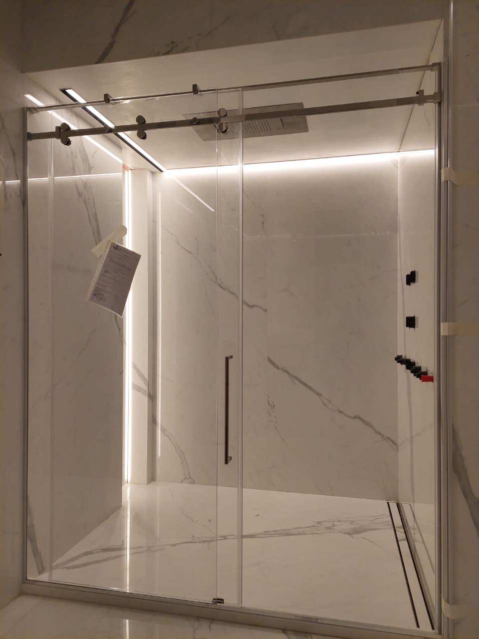 Душевая кабина/ванная комната