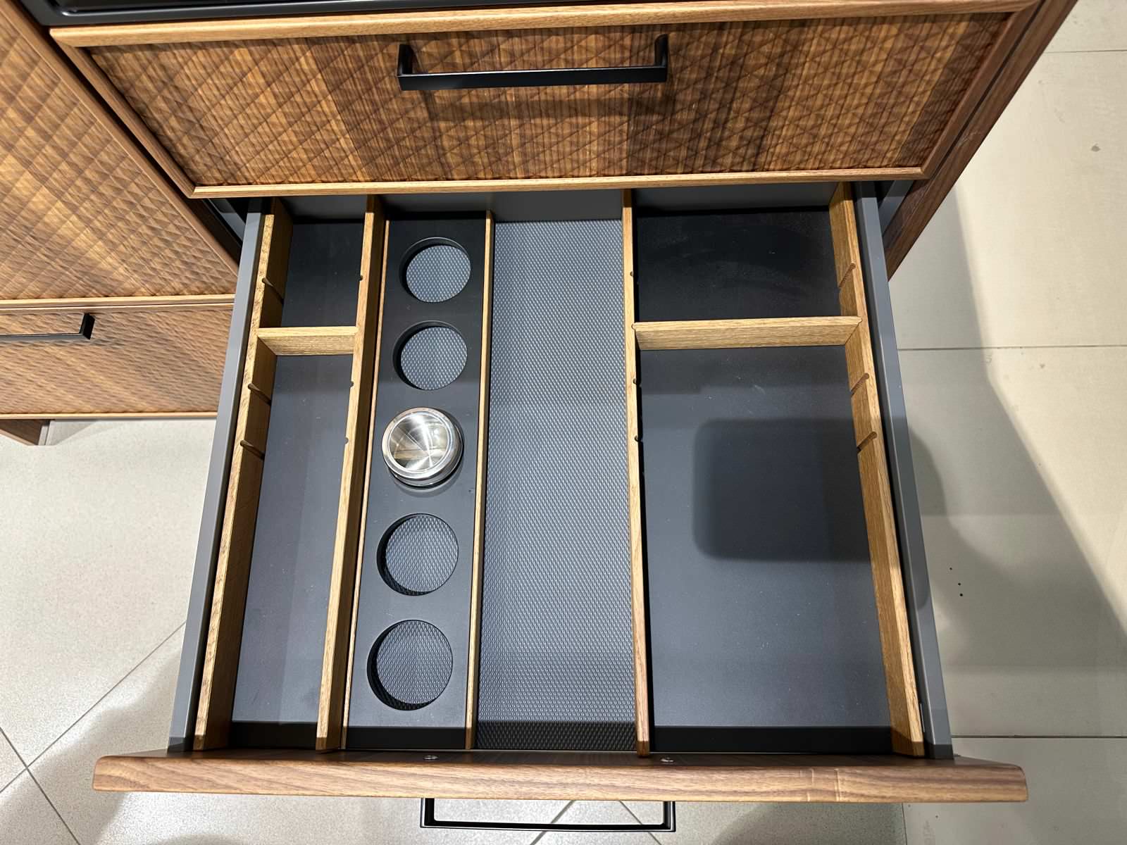 Кухонное наполнение для салона "Кухни ДРИАДА"