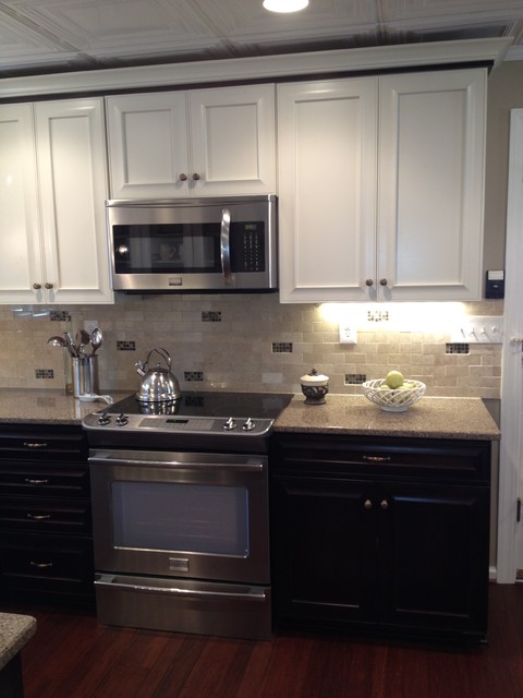 Kraftmaid Kendall Peppercorn And Canvas Traditional Kitchen