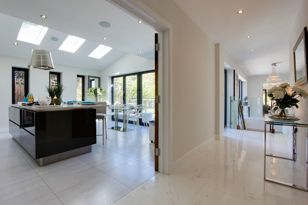 Photo of a contemporary home in Hertfordshire.