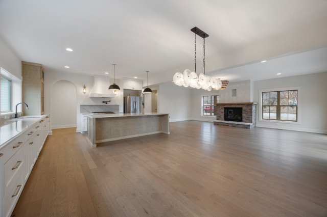 Transitional Addison I | Wheaton, IL fusion-dining-room