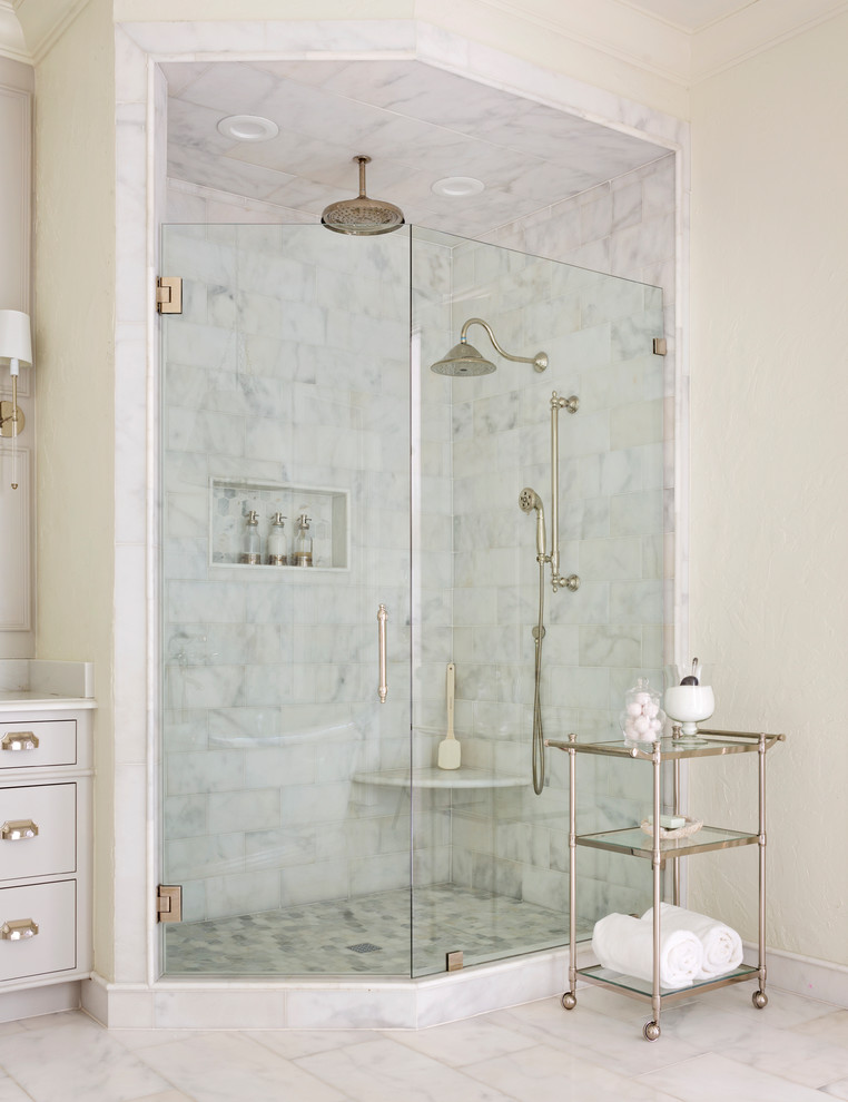 Example of a classic bathroom design in Little Rock