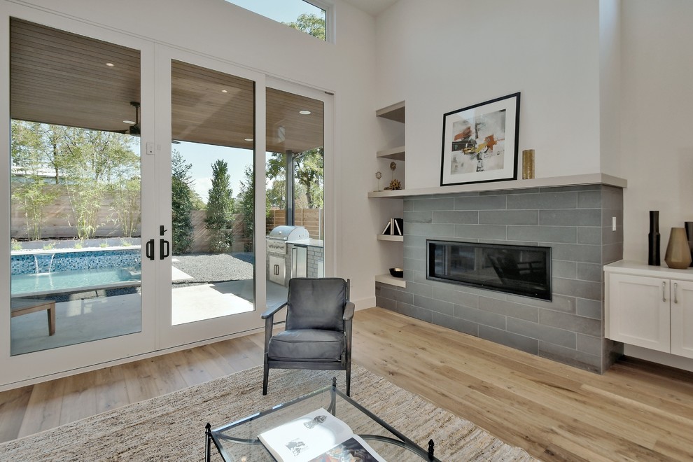 Inspiration for a modern home design remodel in Austin