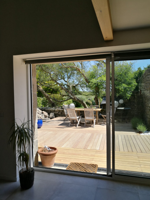 Cr&eacute;ation d'une terrasse &agrave; Carnac contemporary-deck
