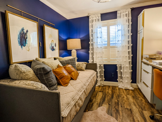 Home Office/Guest room contemporary-home-office