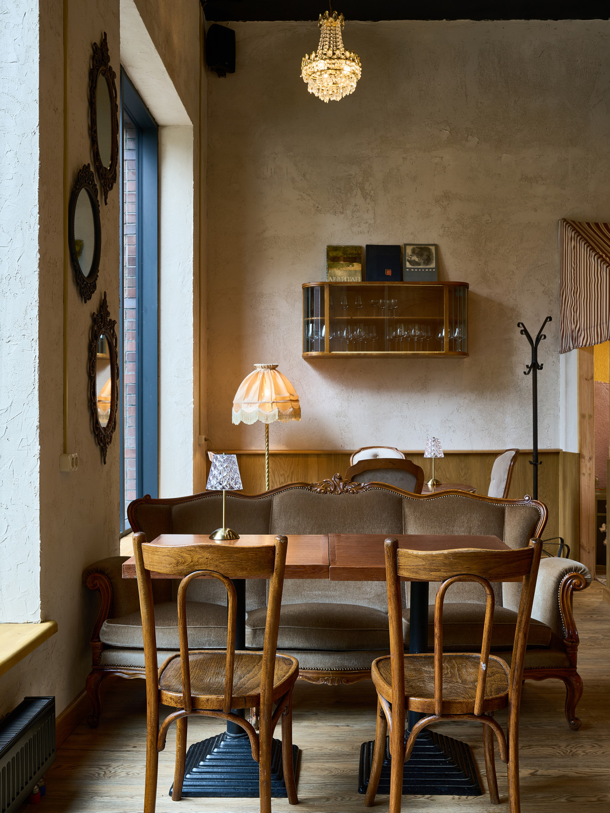 Ресторан В’Альтер в Санкт-Петербурге. Стахановцев