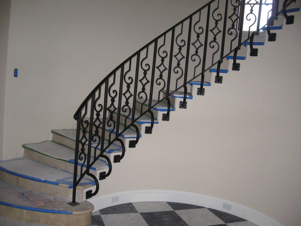 Design ideas for a traditional staircase in Miami.