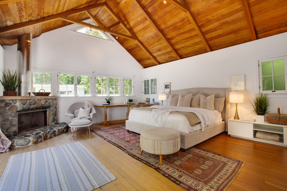 This is an example of a beach style bedroom in Los Angeles.