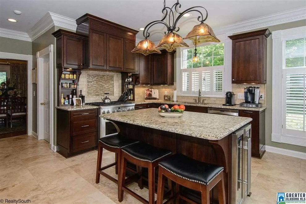 Kitchen - kitchen idea in Birmingham