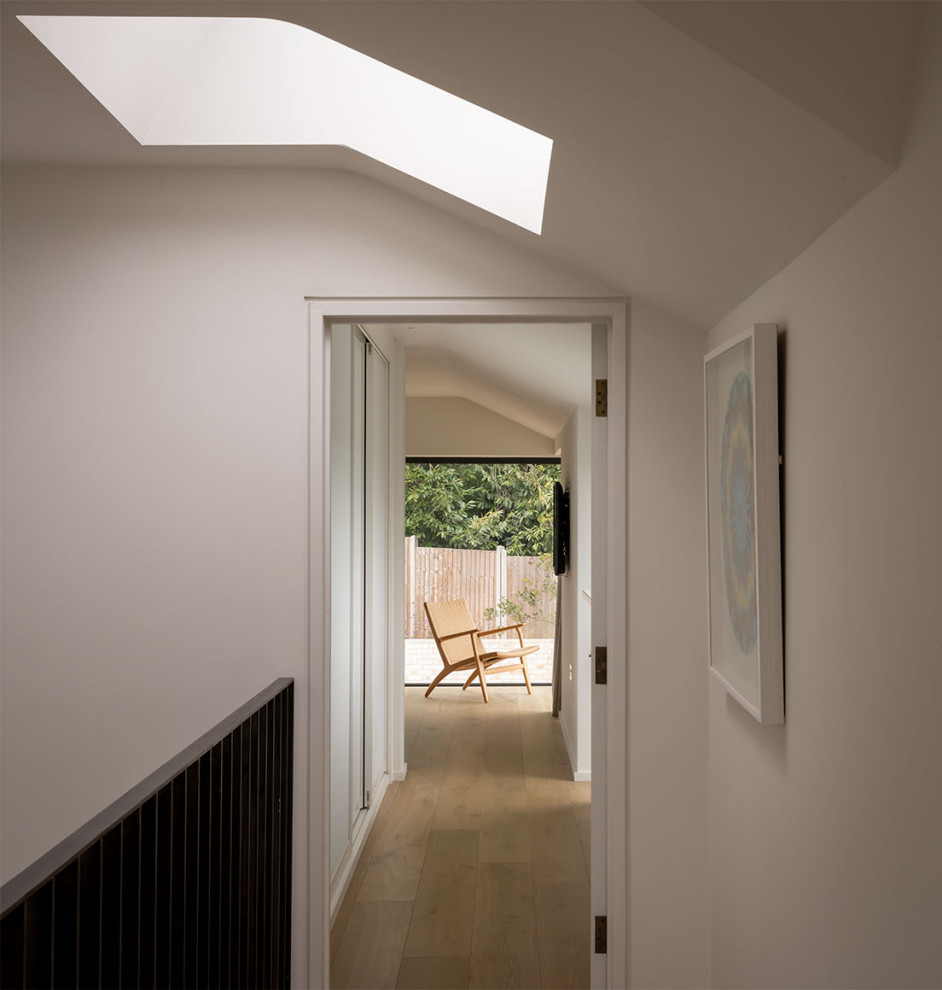 Design ideas for a contemporary hallway in Oxfordshire.