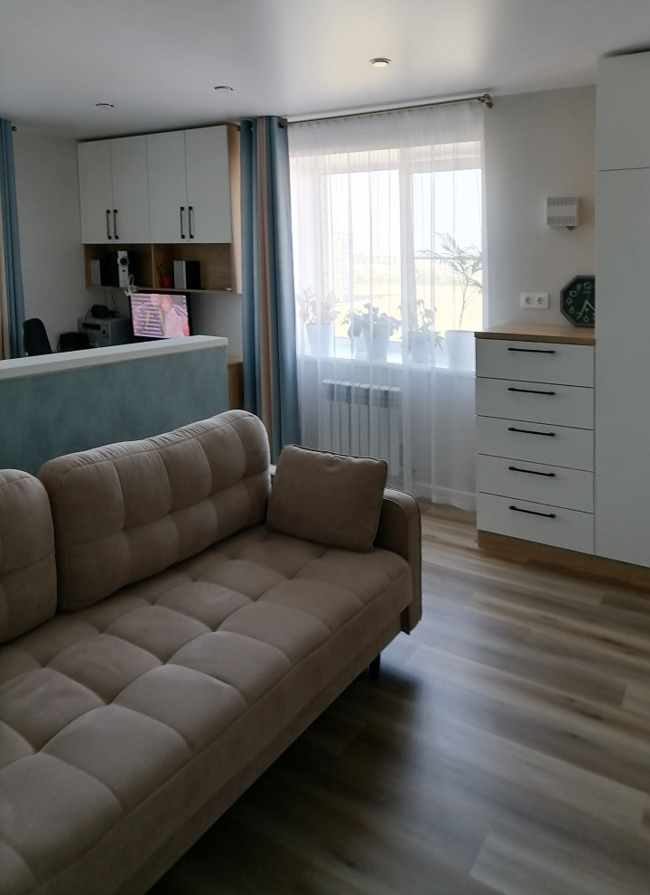 Двухкомнатная квартира с зонированием гостиной