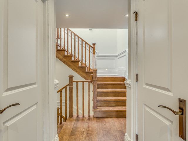 Transitional home design photo in Toronto
