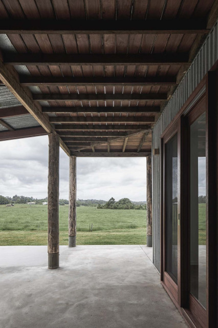 Dingo House Under Veranda veranda