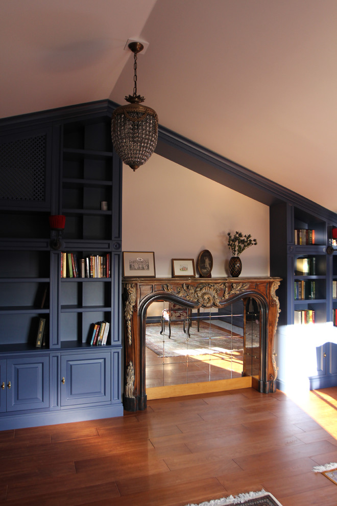 Библиотека в загородном доме