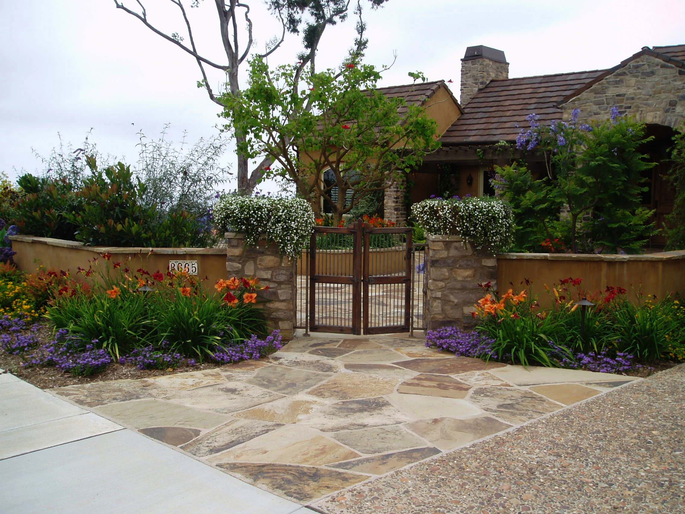 How to Make a Flower Bed | Houzz, image size:2272x1704