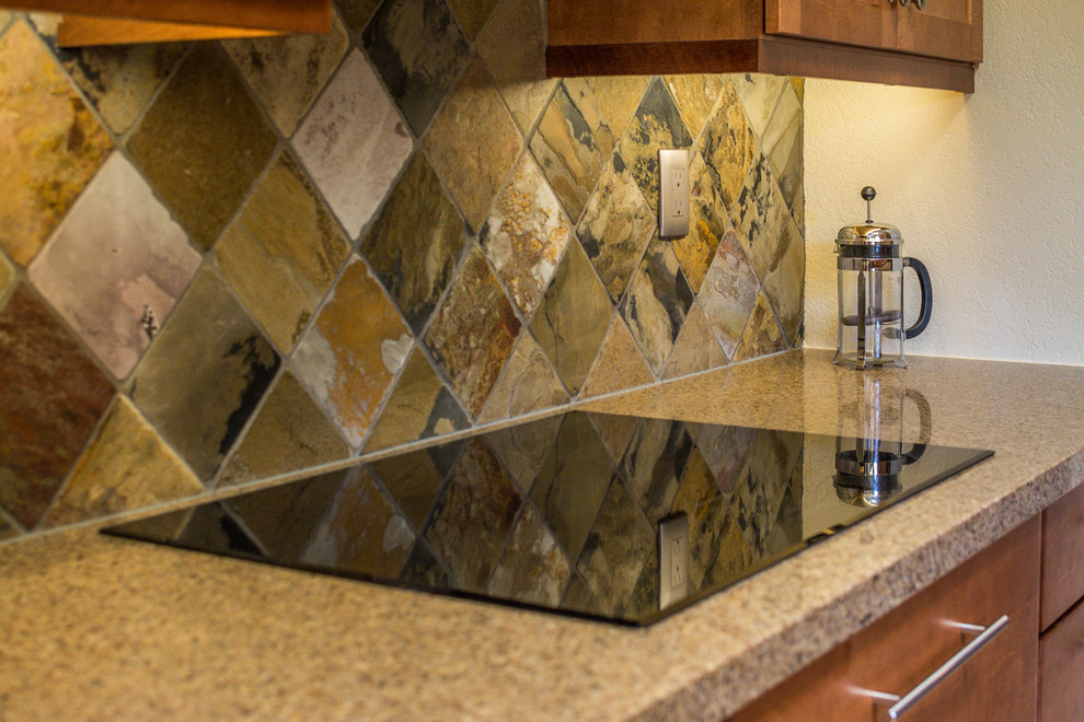 Transitional home design photo in Phoenix