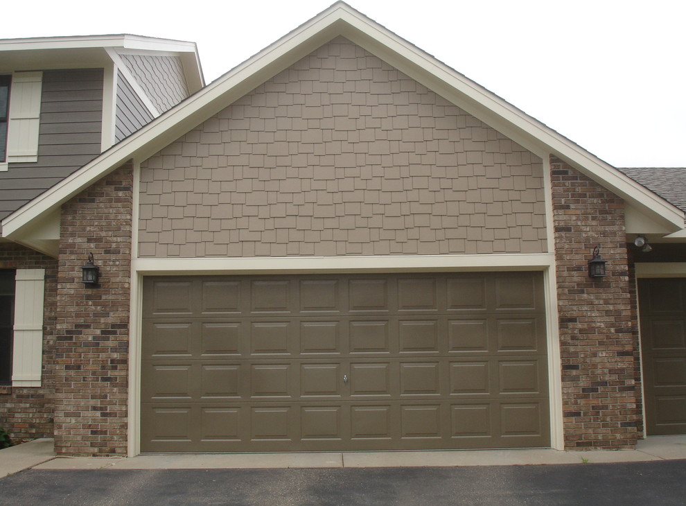 This is an example of a traditional garage in Minneapolis.
