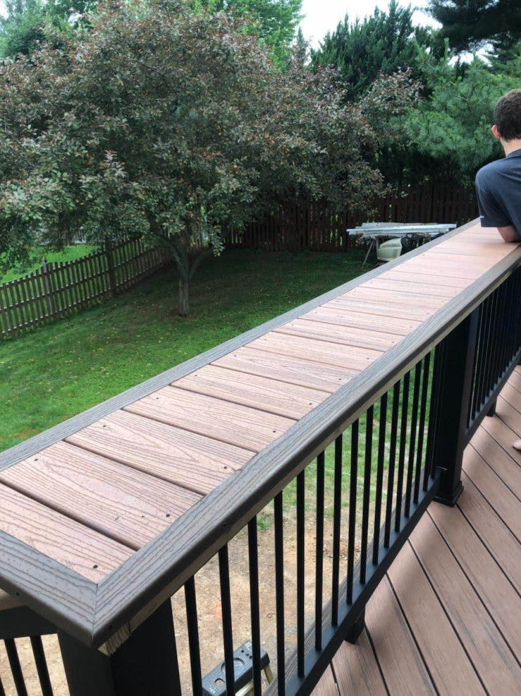 Example of a mountain style deck design in Baltimore