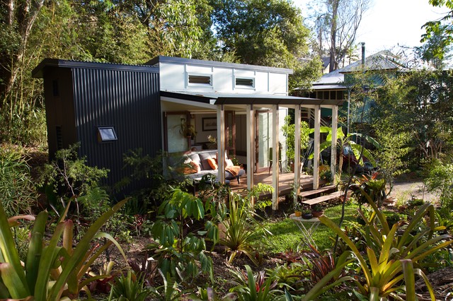 Inner-city suburban tiny house trendy-hus-og-facade