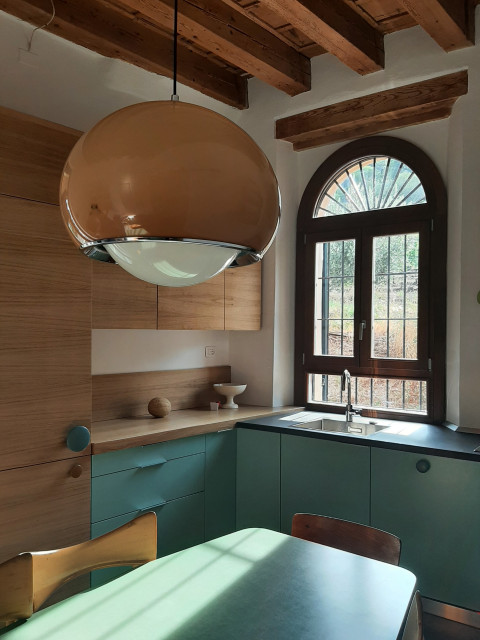 un attuale modernariato midcentury-kitchen