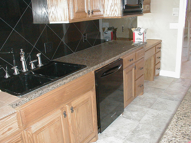 Kitchen - transitional kitchen idea in Austin