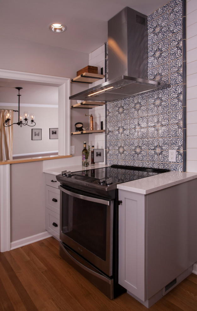 Home design - transitional home design idea in Seattle