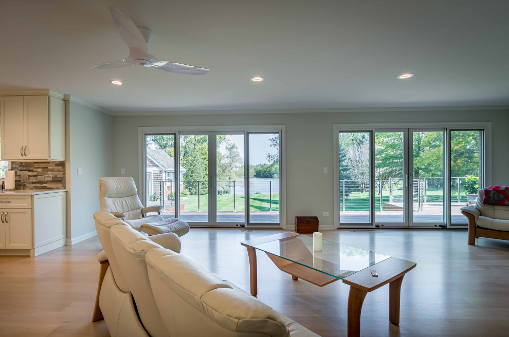 Contemporary Lakefront Residence