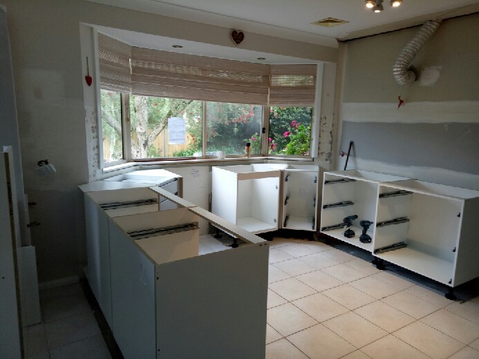 A NEW Kitchen that suits a stylish home