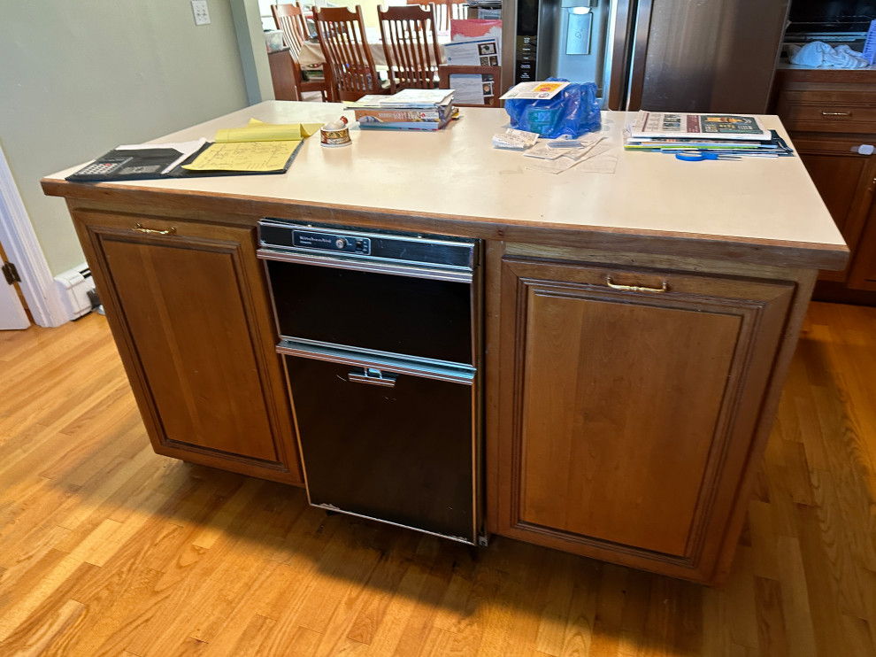 6612 - Bianco Breeze: Transforming with Quartz & Maple