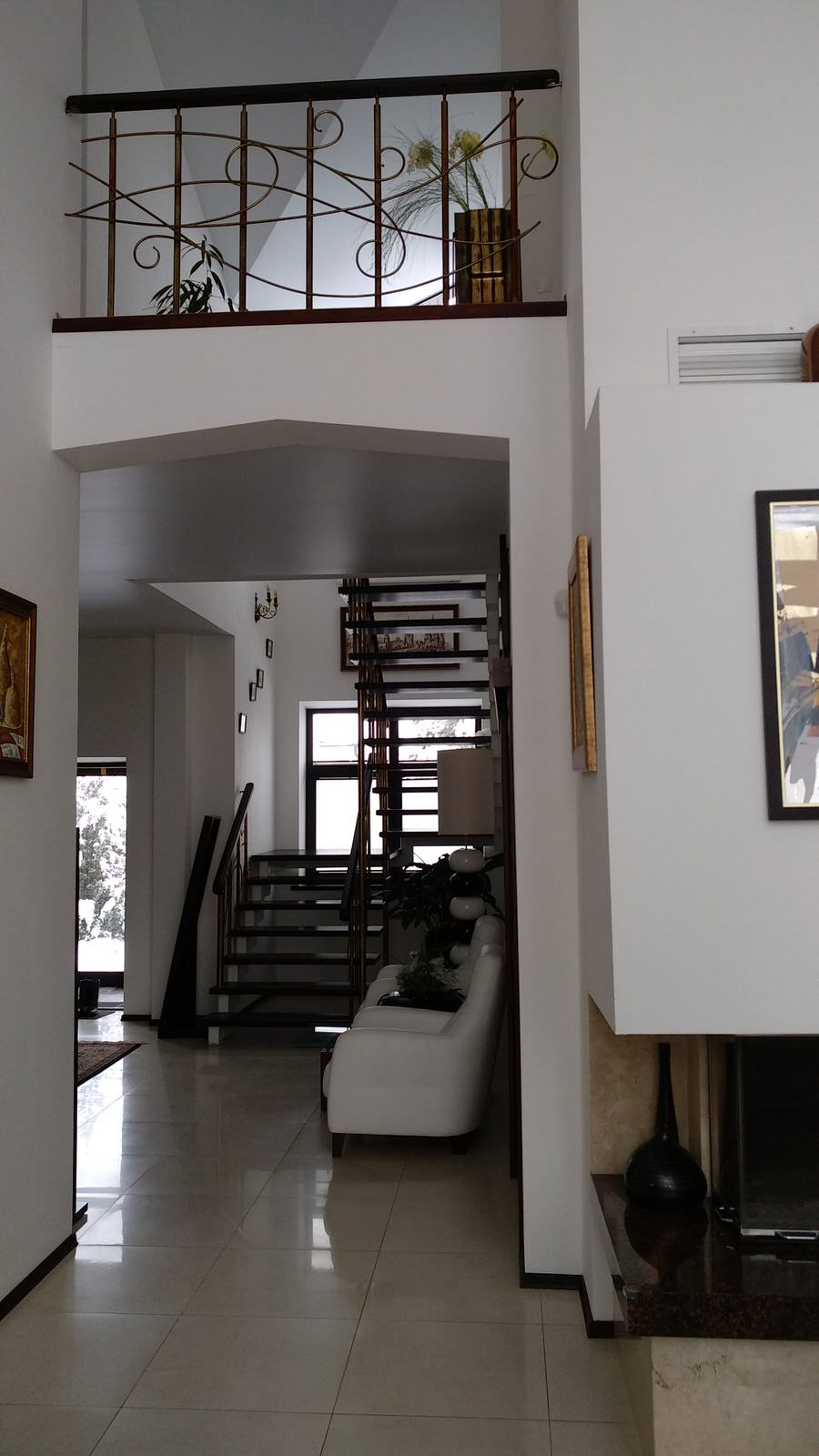 Белый, холодный, бразильский кофе