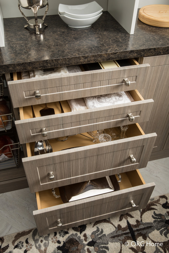 Kitchen - transitional kitchen idea
