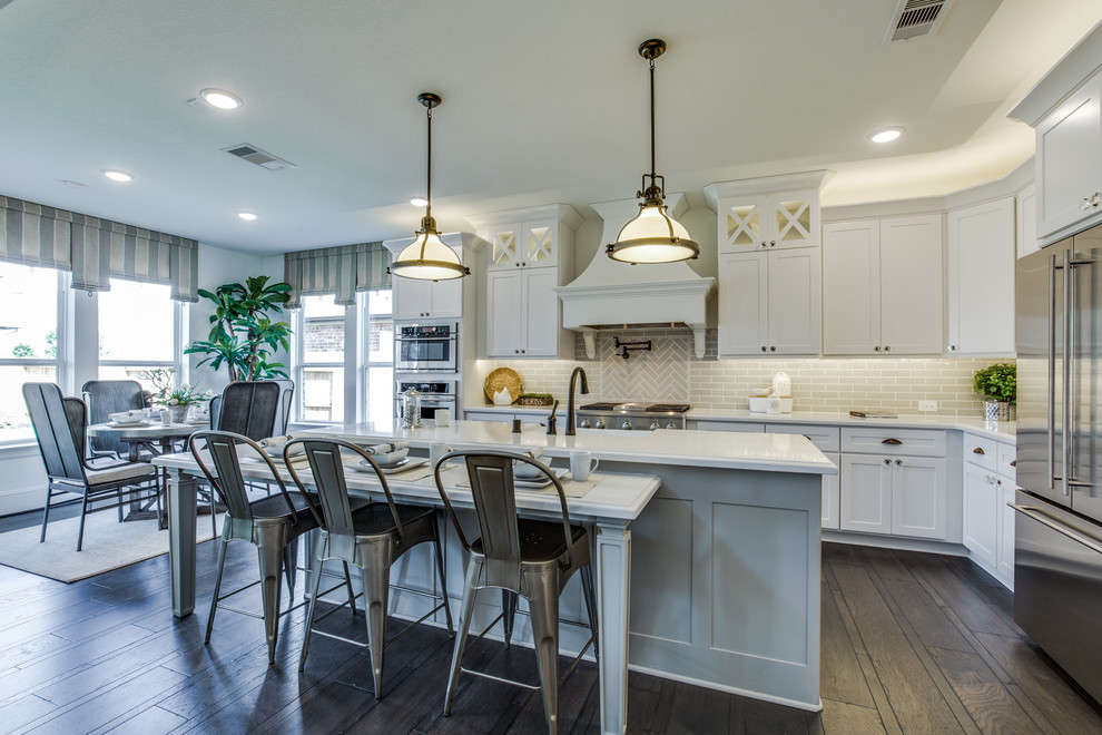 Showcase Homes - Kitchen - Houston - by Erin Paige Design, LLC | Houzz