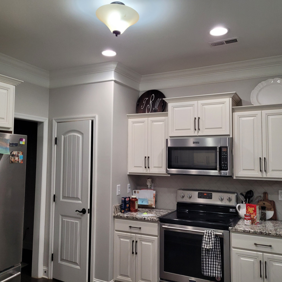 Off white white trim...what wall color?