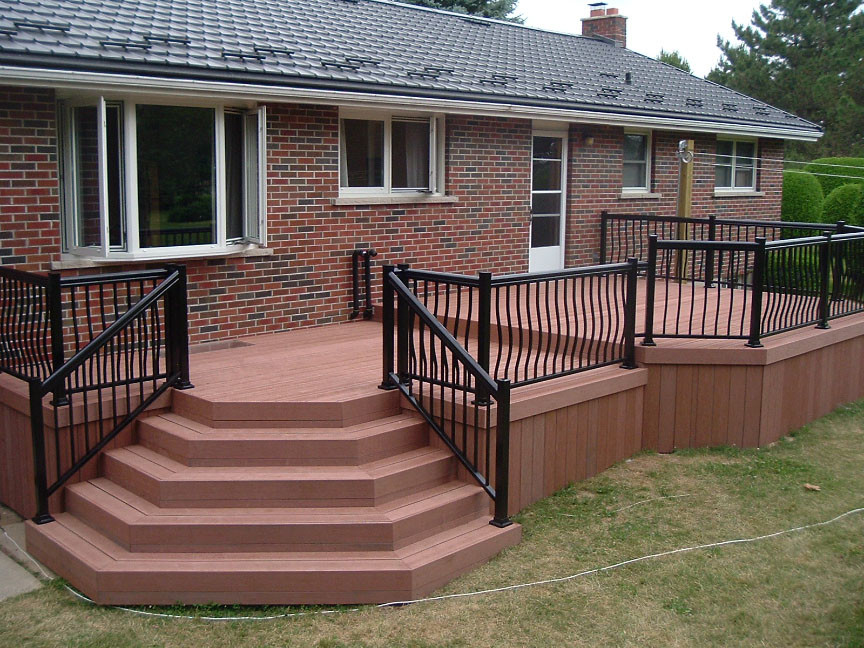 Inspiration for a mid-sized modern backyard deck remodel in Toronto