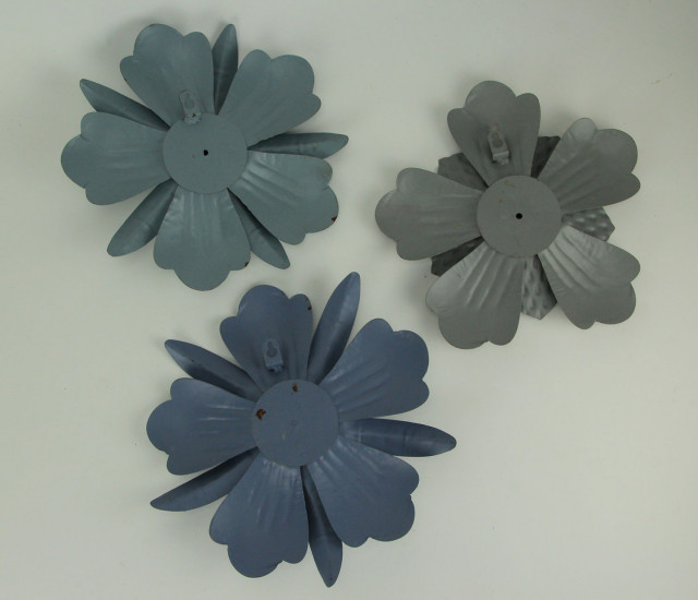 Vintage Blue and Grey Metal Wall Art Flower Decor Hanging Sculptures