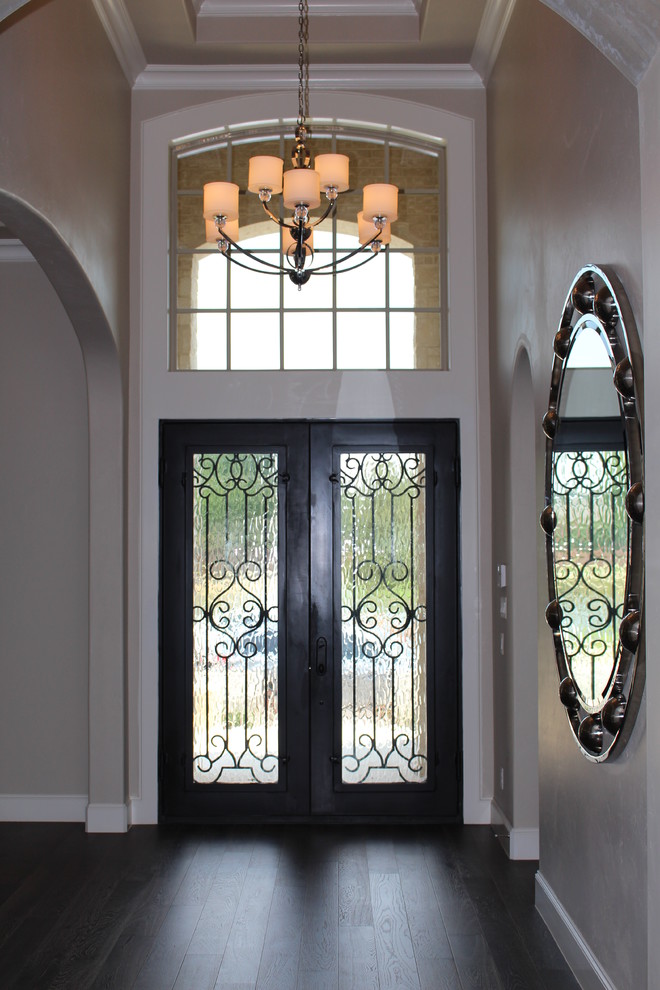 Transitional entryway photo in Dallas