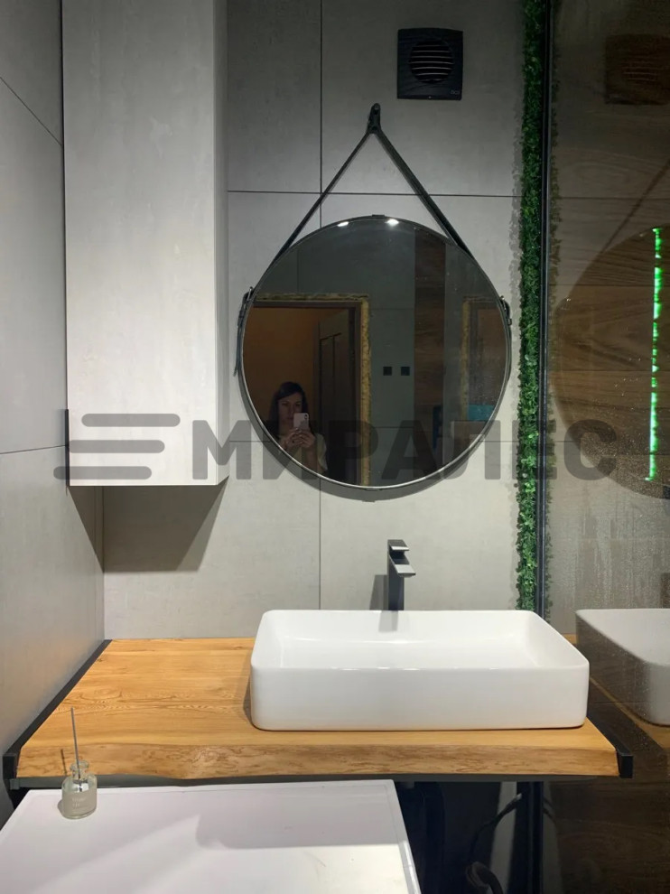 Небольшая столешница с живым краем под раковину