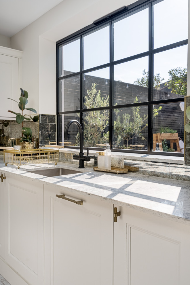 Wyncham Avenue Living Areas & Kitchen