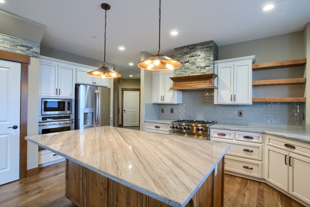 Mountain style kitchen photo in Seattle