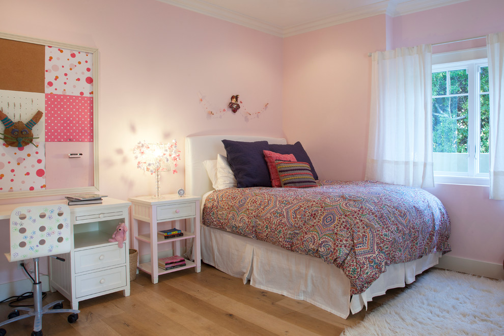 Photo of a contemporary kids' bedroom for kids 4-10 years old and girls in San Francisco.