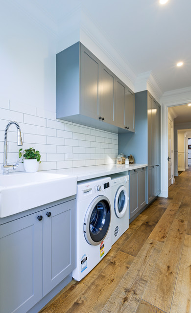 Warrandyte contemporary-tvaettstuga
