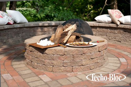 is this a free standing firepit?