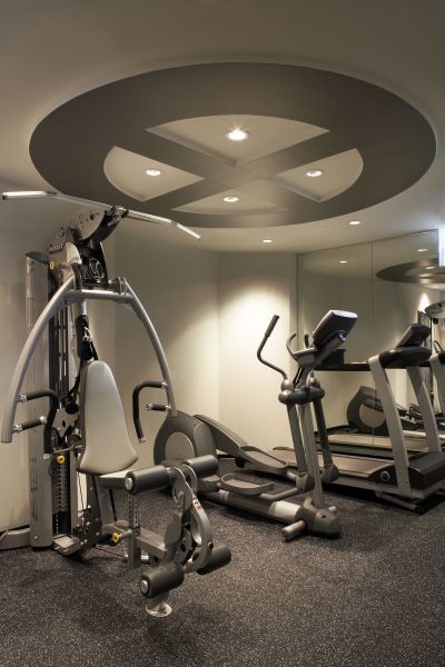 This is an example of a contemporary home gym in Minneapolis.