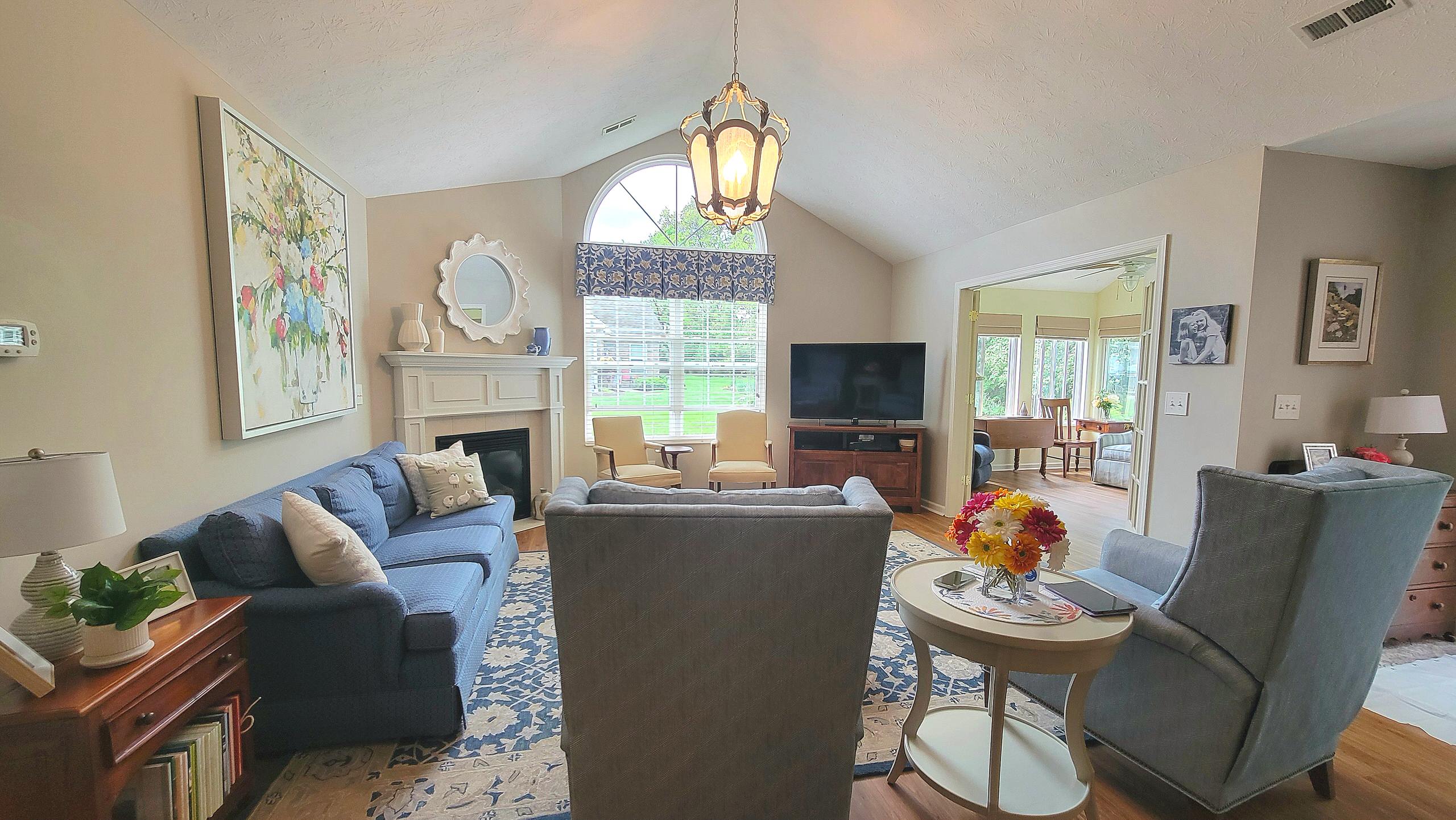 Cozy Shetland Cottage- looking into Sunroom